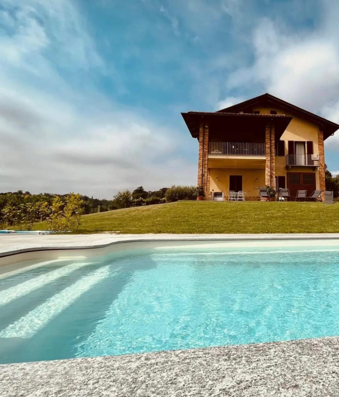 Ca' Colomba Villa San Damiano d'Asti Luaran gambar